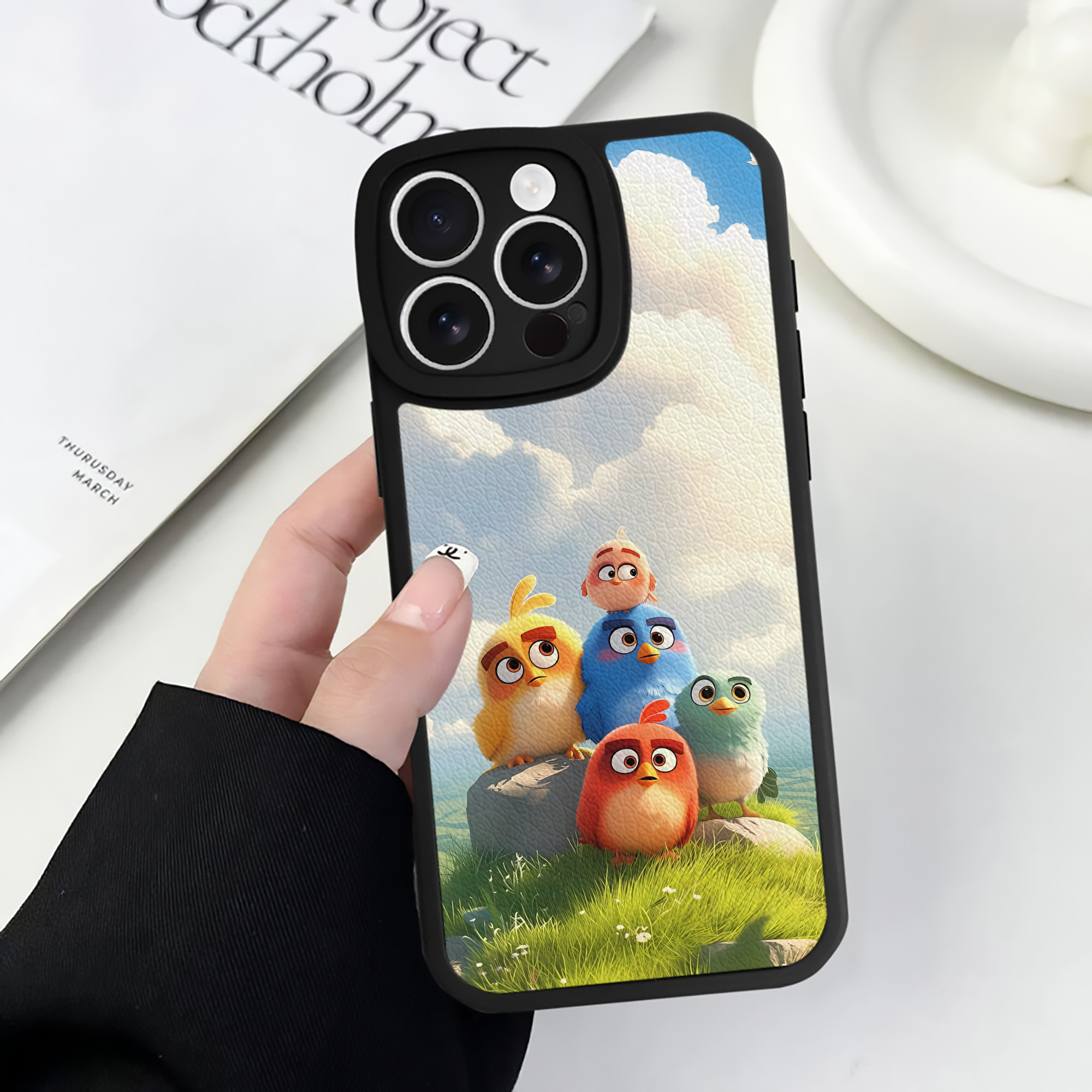 （画像用） Angry Birds アングリーバード 【iPhone 16シリーズ対応】シリコンスマホケース（レザー調） 材質：シリコン